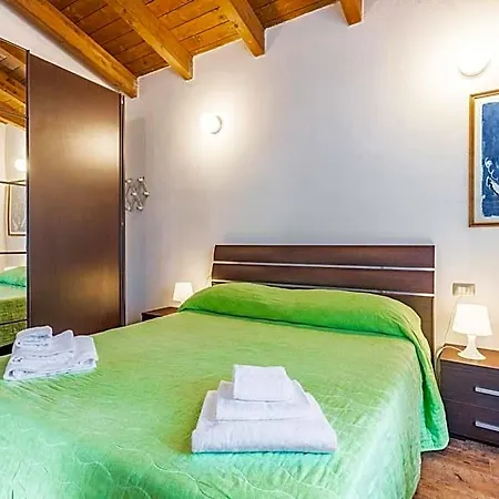 Residenziale Menhirs מלון 3*