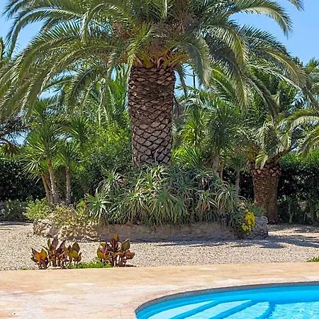 Residenziale Menhirs מלון