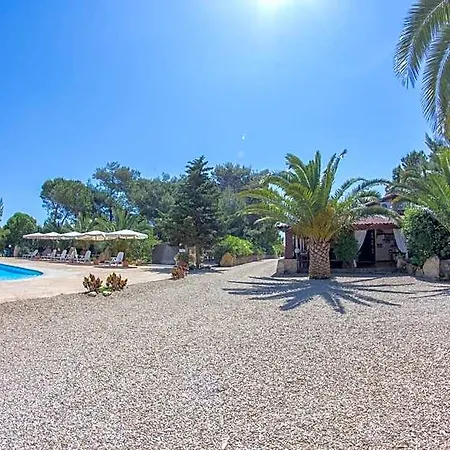 Residenziale Menhirs Szálloda 3*
